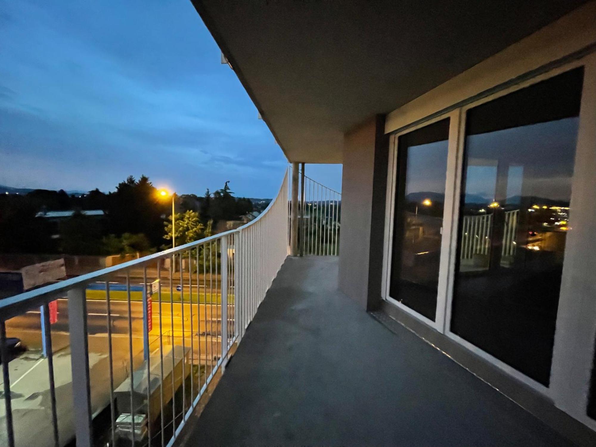 Luxusapartment Mit 40 Qm Terrasse, E-Parkplatz Und Parkplatz グラーツ エクステリア 写真