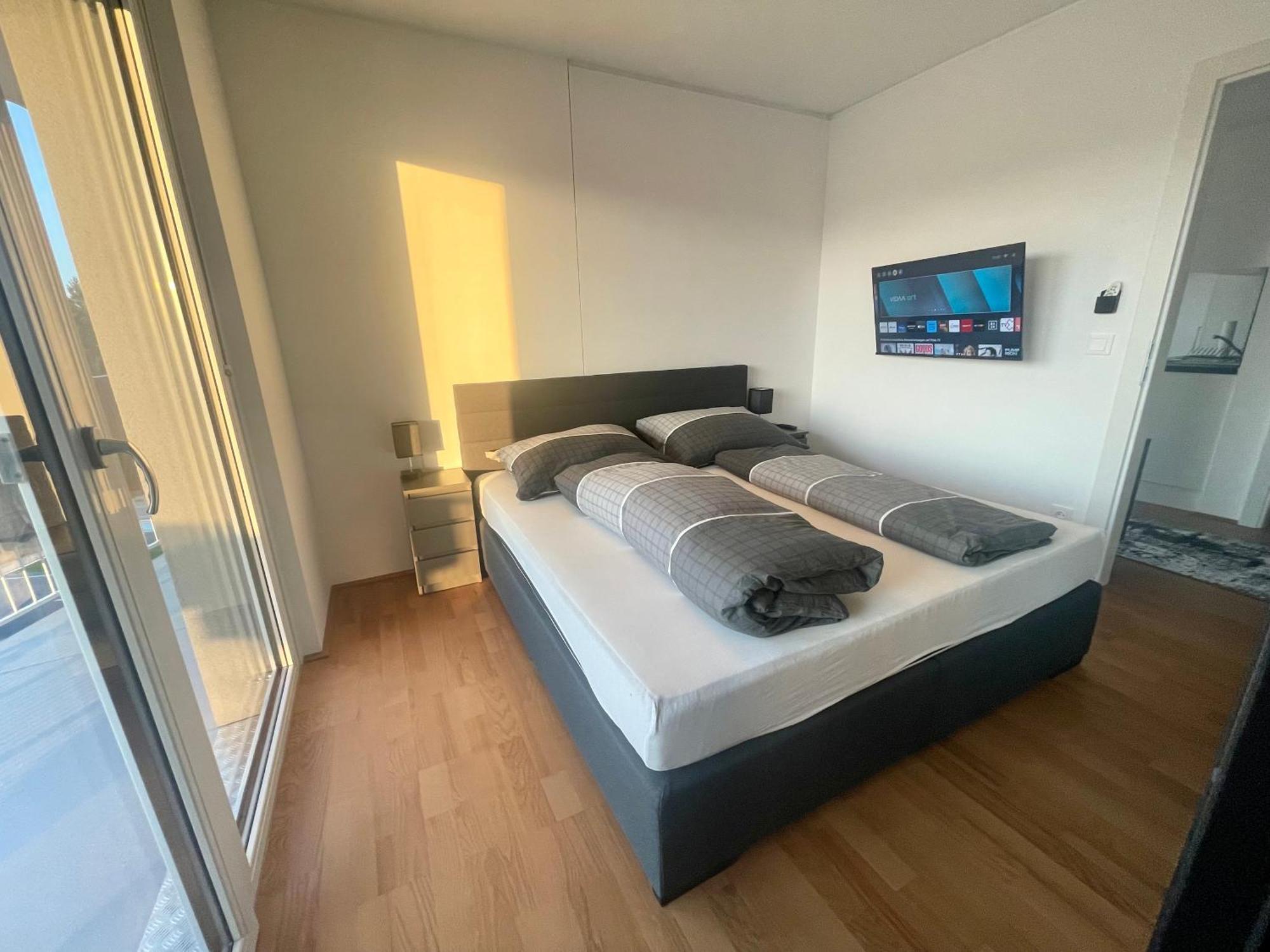 Luxusapartment Mit 40 Qm Terrasse, E-Parkplatz Und Parkplatz グラーツ エクステリア 写真