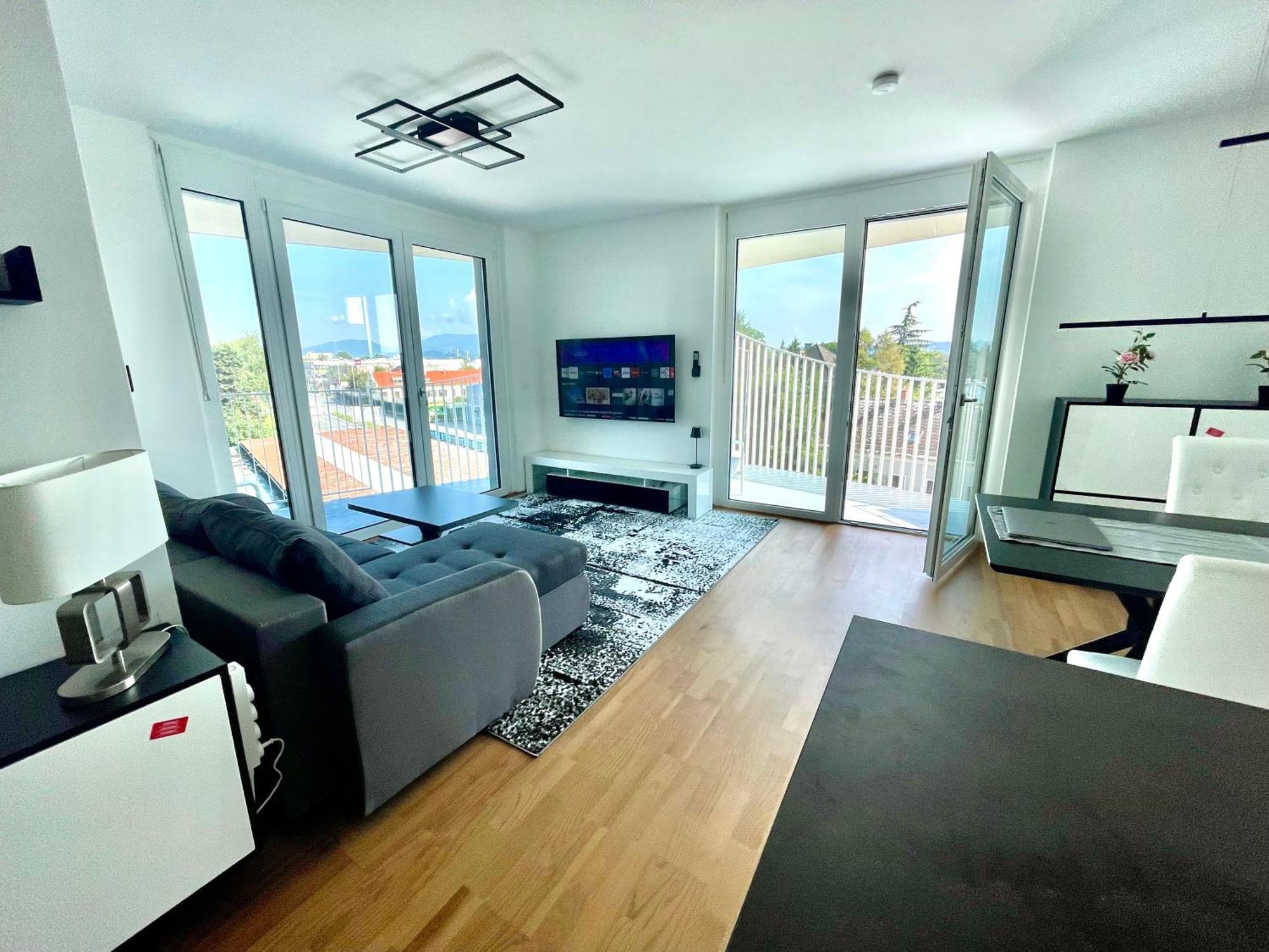Luxusapartment Mit 40 Qm Terrasse, E-Parkplatz Und Parkplatz グラーツ エクステリア 写真